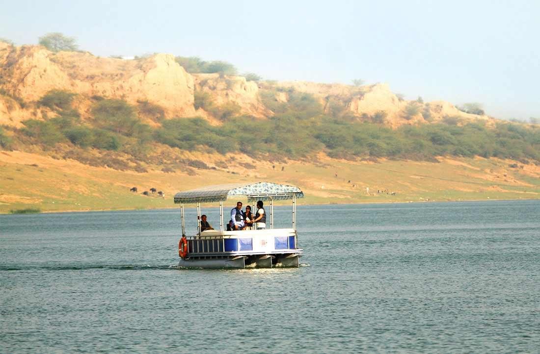 Overnight Agra Tour With Chambal Safari